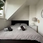 Cozy Private Room 6 With Balcony
